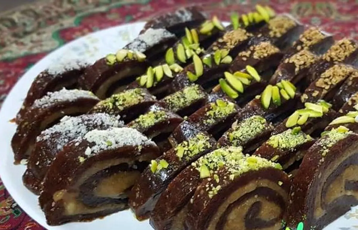 طرز تهیه حلوای رولی با موز؛ شیک و مجلسی