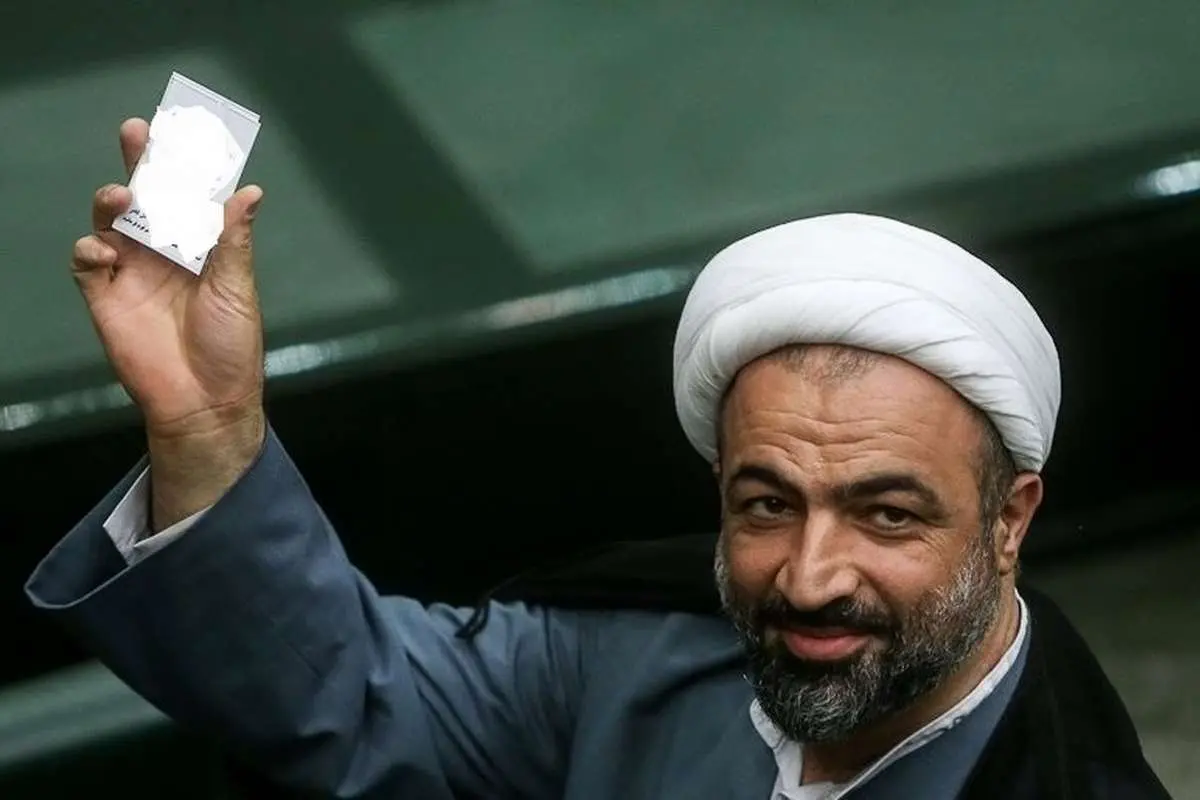 تبعید یک روزنامهنگار به تربت جام به دلیل شکایت حمید رسایی