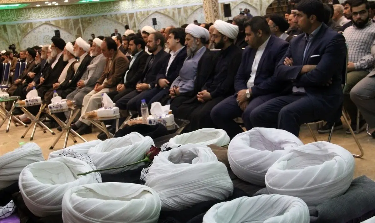 آیا همه جا روحانیون سرکارند و همه چیز تقصیر آنهاست؟
