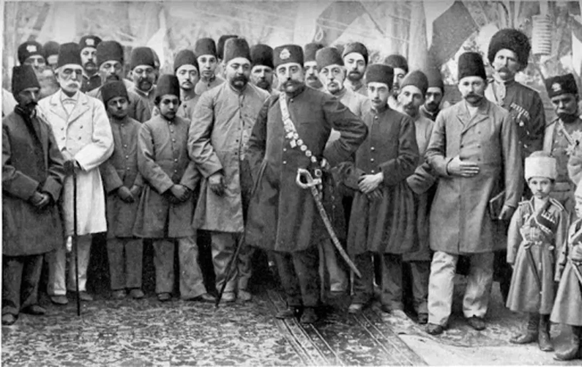 عکسی از امضای ۷ پادشاه قاجار