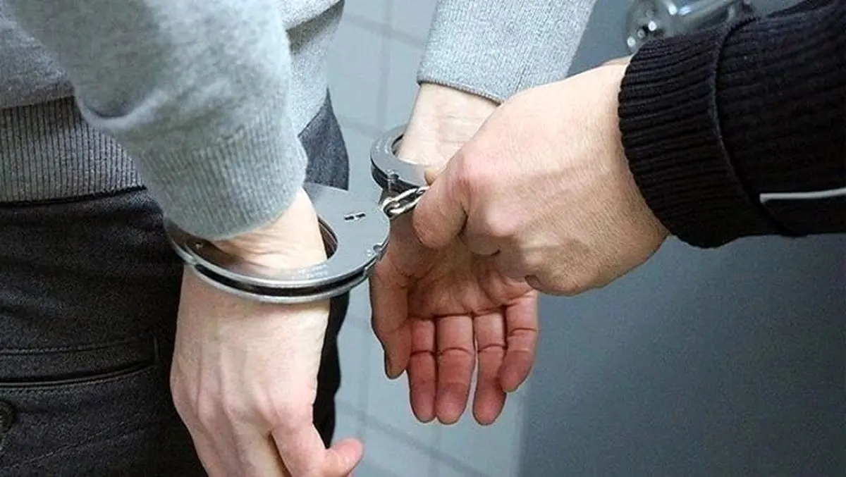 بازداشت مدیر و کارمند بانک پس از ارائه خدمات به خانم بی‌حجاب