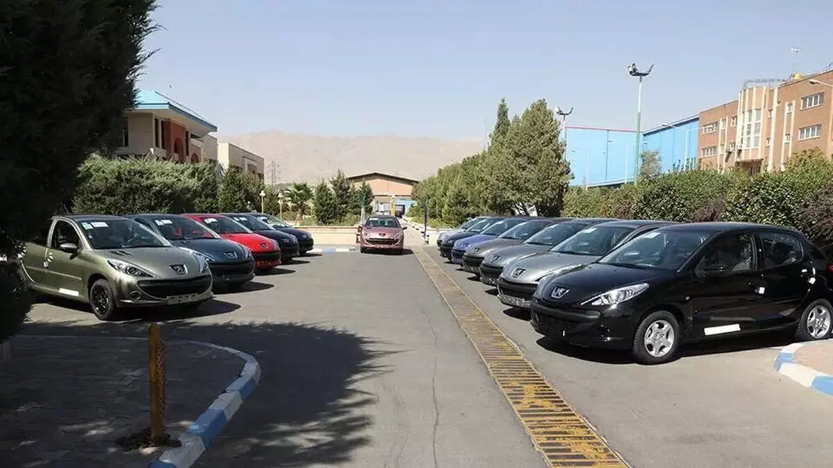 (تصویر)  بازی با رنگ‌ها تمام هنر بزرگترین خودروساز کشور: ایران‌خودرو!