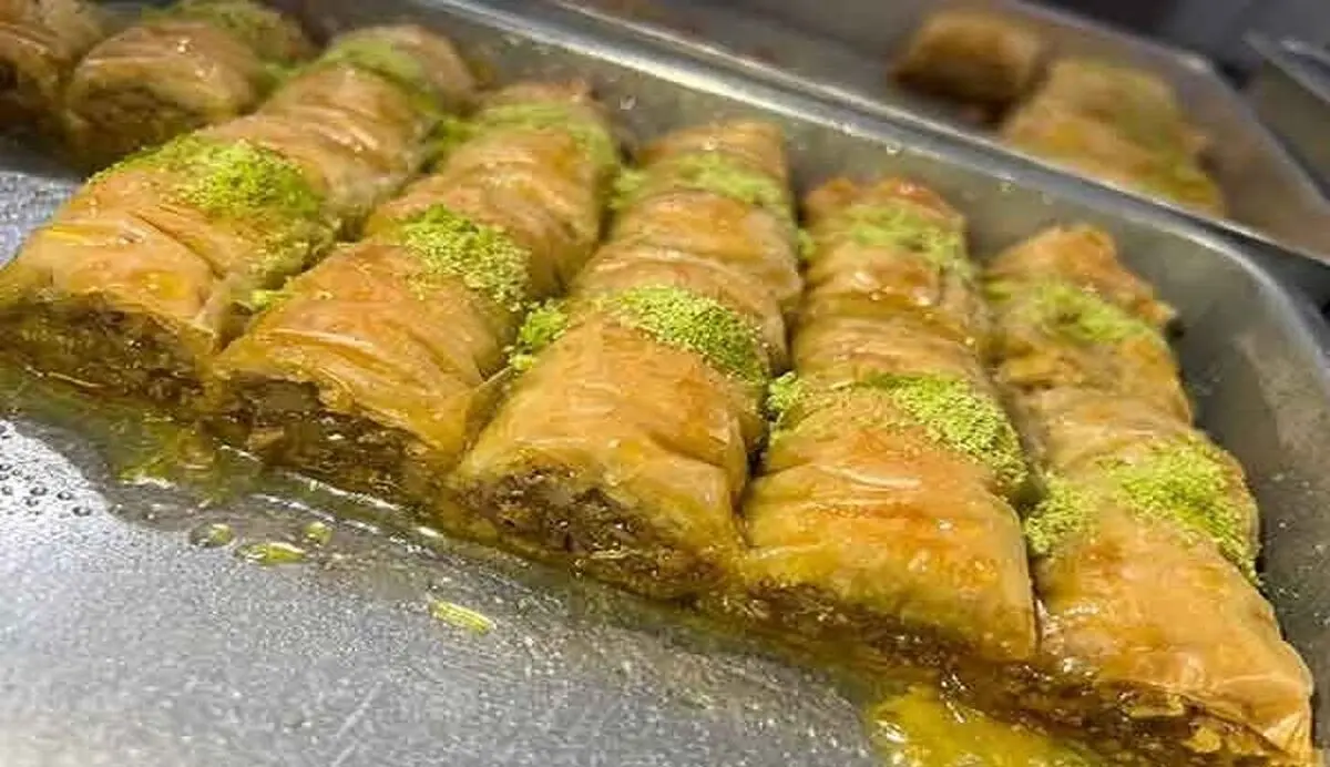 باقلوا استانبولی؛ دسری لذیذ که در عین ظاهر پیچده بسیار آسان است!