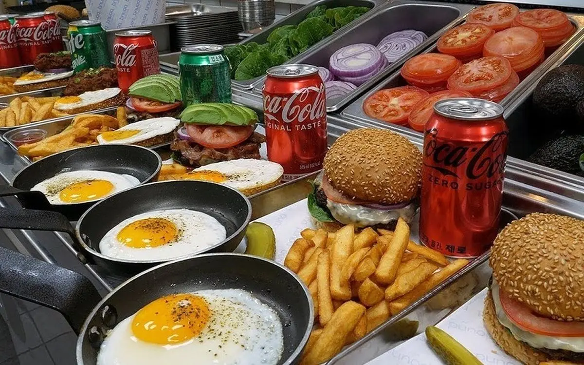 (ویدئو) ببینید سرآشپز مشهور مدرسه آشپزی نیویورک، چیز برگر را چگونه آماده می‌کند!