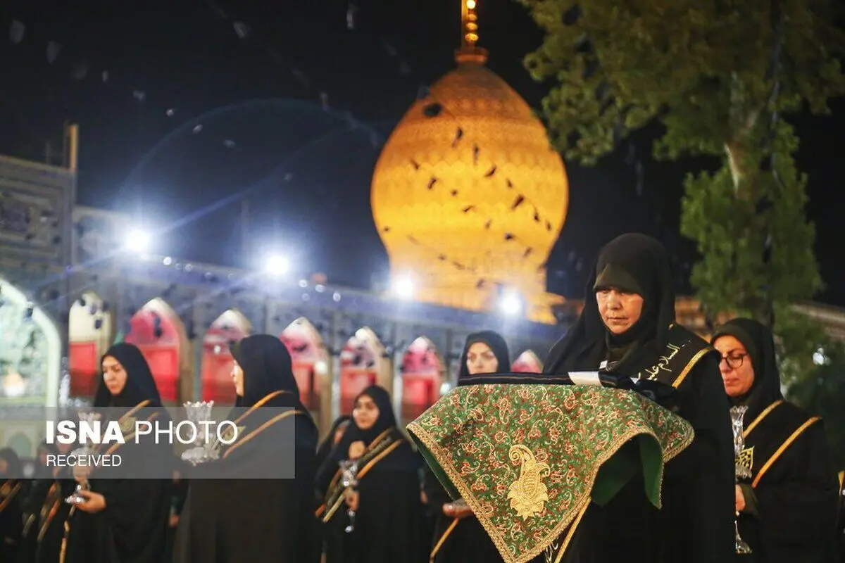 (تصاویر) لاله‌ گردانی شب شام غریبان در حرم شاهچراغ