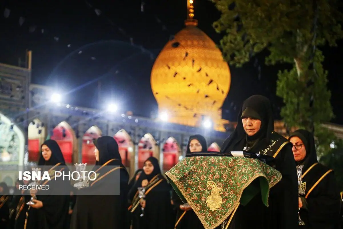 (تصاویر) لاله‌ گردانی شب شام غریبان در حرم شاهچراغ