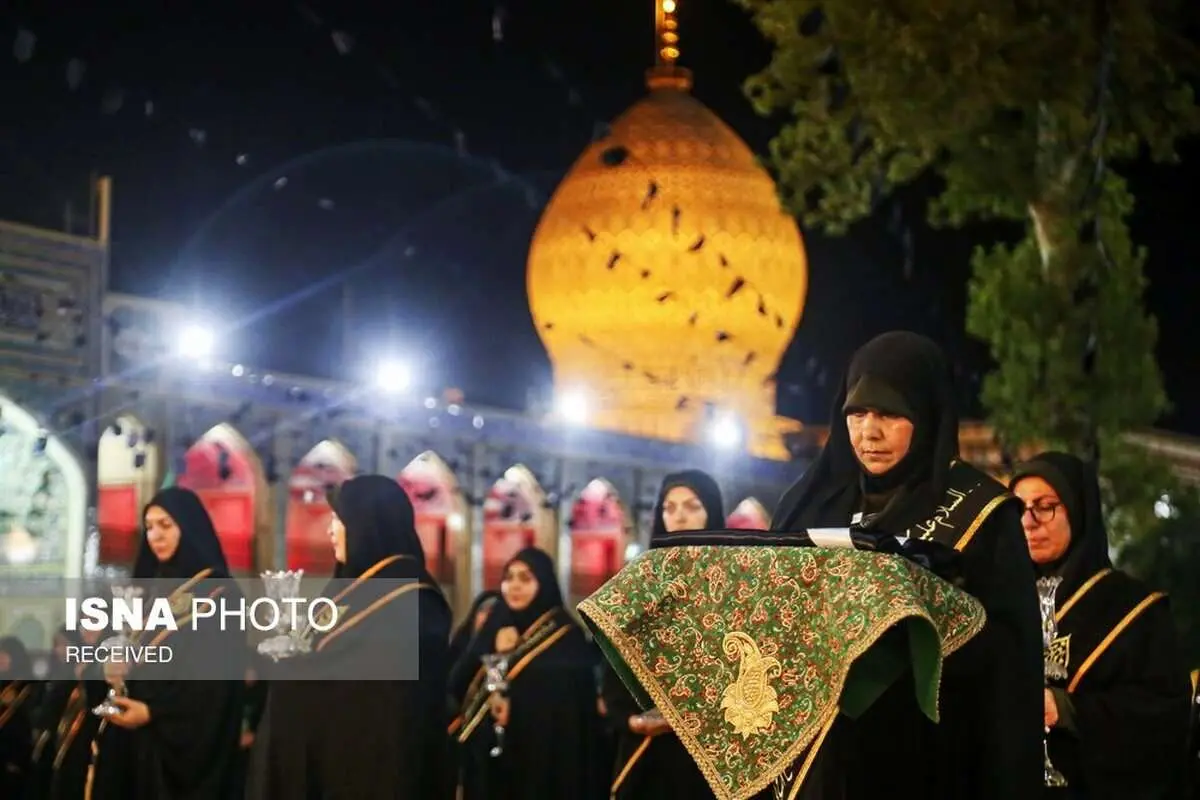 (تصاویر) لاله گردانی شب شام غریبان در حرم شاهچراغ