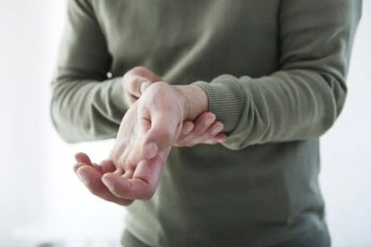 به دست هایتان دقت کنید؛ این علائم نشانه بیماری است