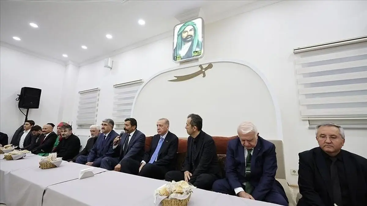 (تصویر) حضور اردوغان در مراسم افطار محرم