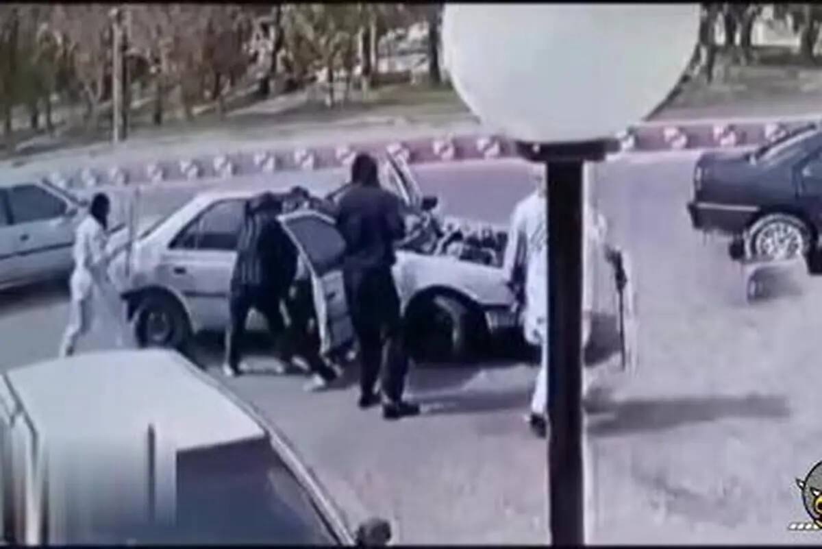 (ویدئو) لحظه وحشتناک آدم‌ربایی مسلحانه در زابل مقابل چشم مردم