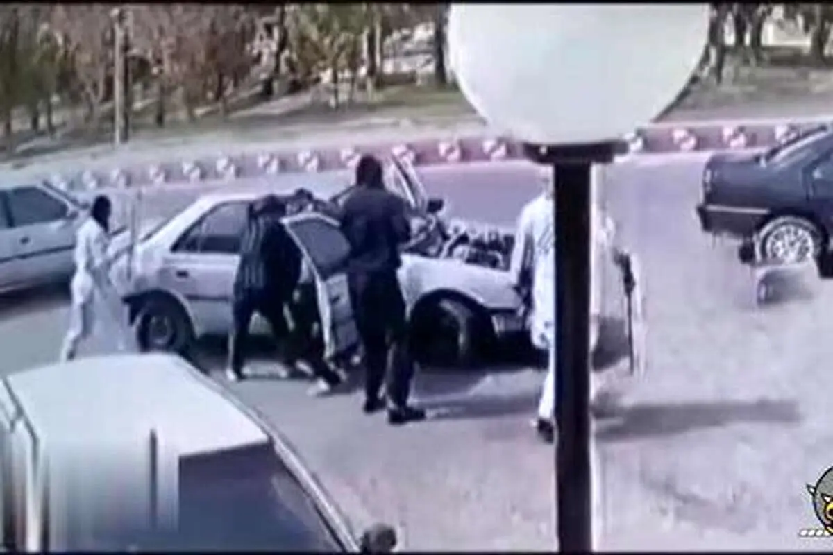 (ویدئو) لحظه وحشتناک آدم‌ربایی مسلحانه در زابل مقابل چشم مردم