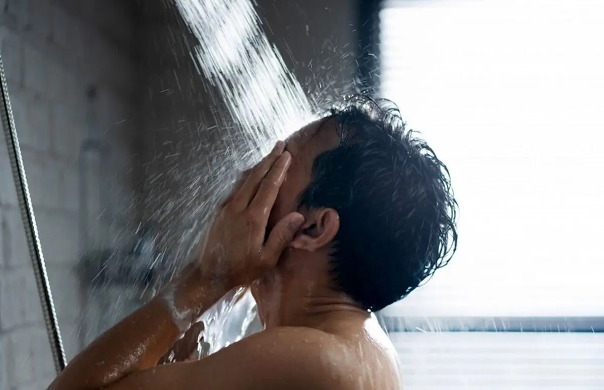 ۱۳ اشتباه کُشنده که نباید در حمام مرتکب شوید