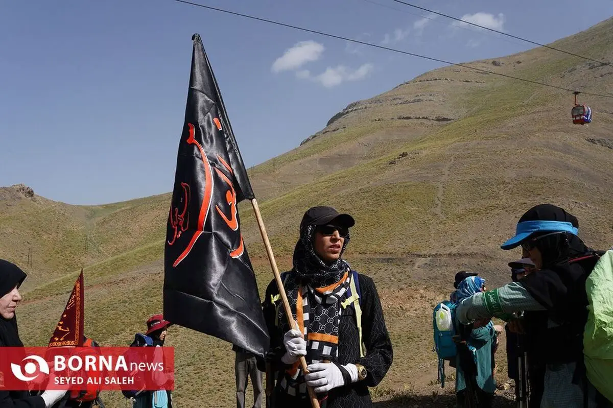 (تصاویر) صعود بر بلندای تهران با پرچم سیدالشهدا