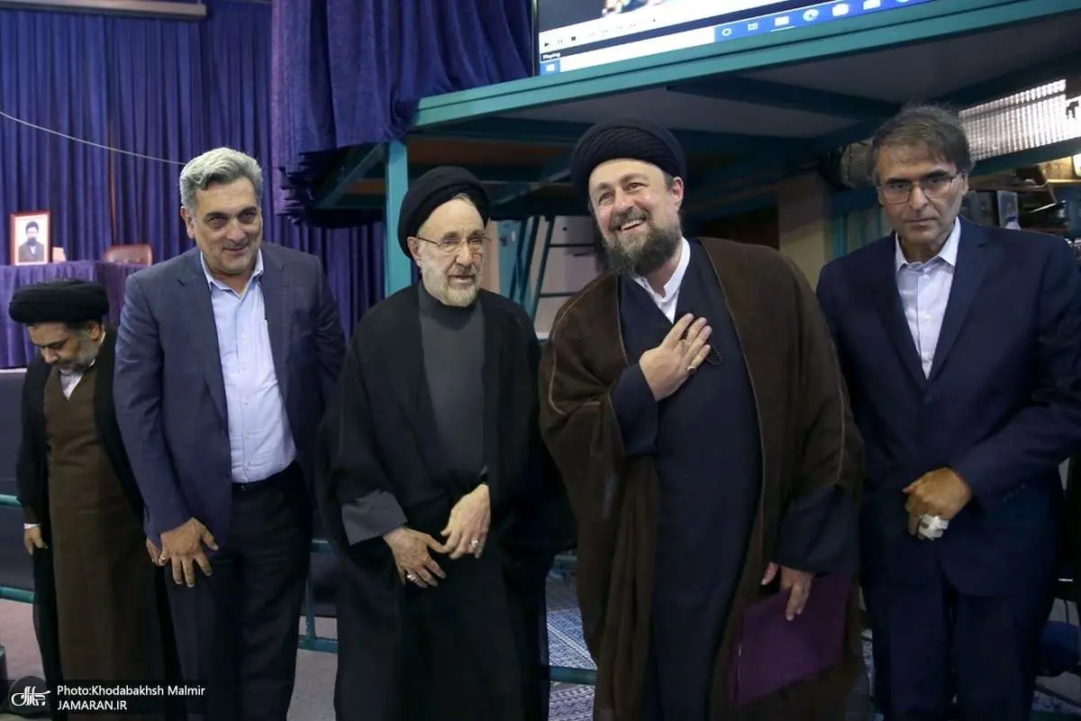 (تصاویر) سید محمد خاتمی و سید حسن خمینی در مراسم عزای حسینی