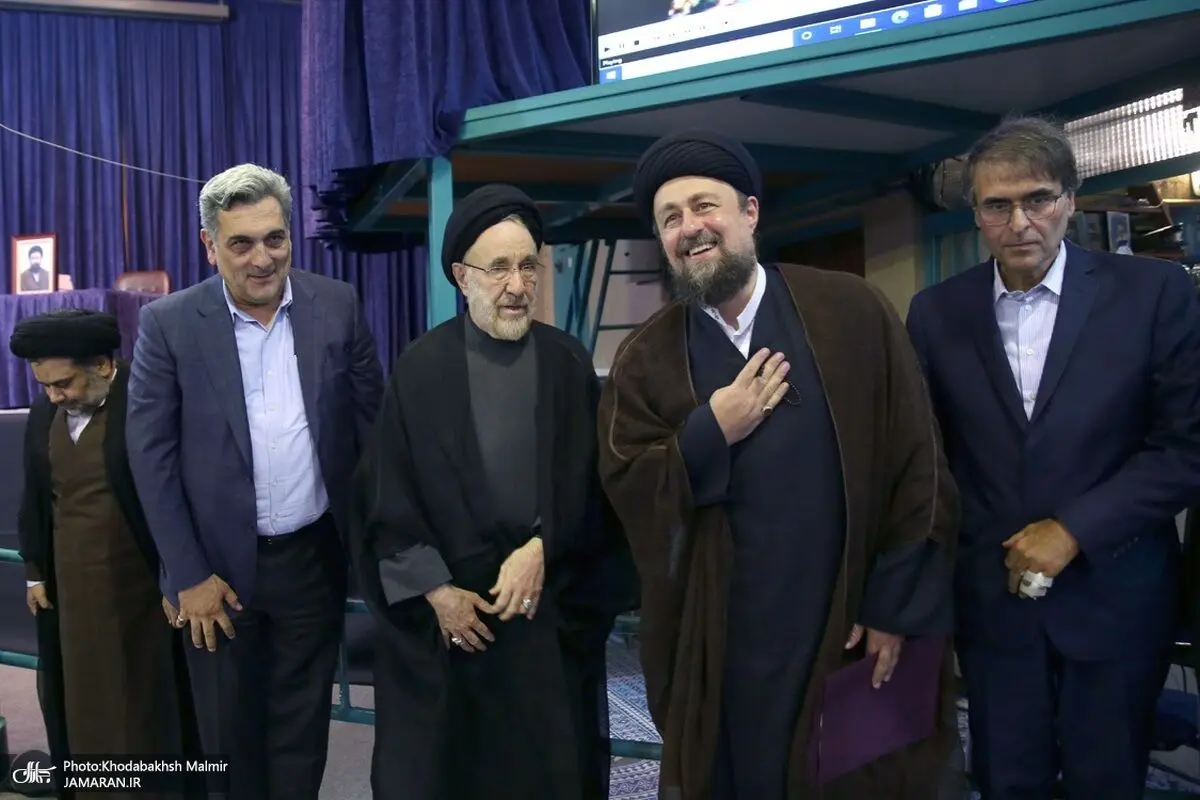 (تصاویر) سید محمد خاتمی و سید حسن خمینی در مراسم عزای حسینی