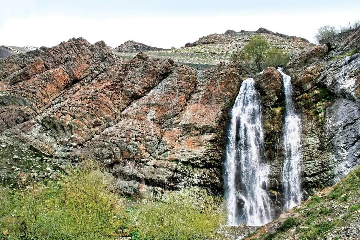 آبشارهای زیبای تهران را اینجا ببینید / شما هم به تجربه خنکترین هوای تابستان پایتخت دعوتید