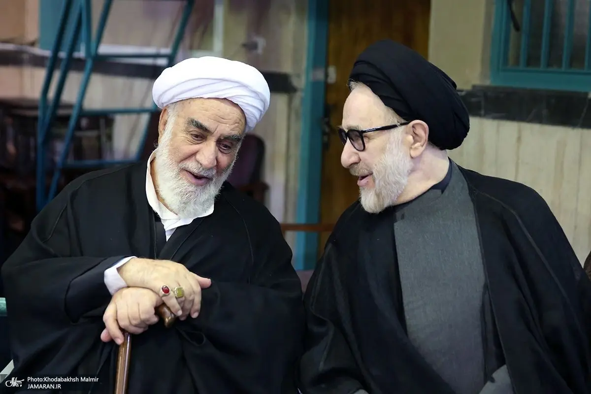 (تصاویر) حاشیه‌هایی از تشییع پیکر آیت الله صانعی