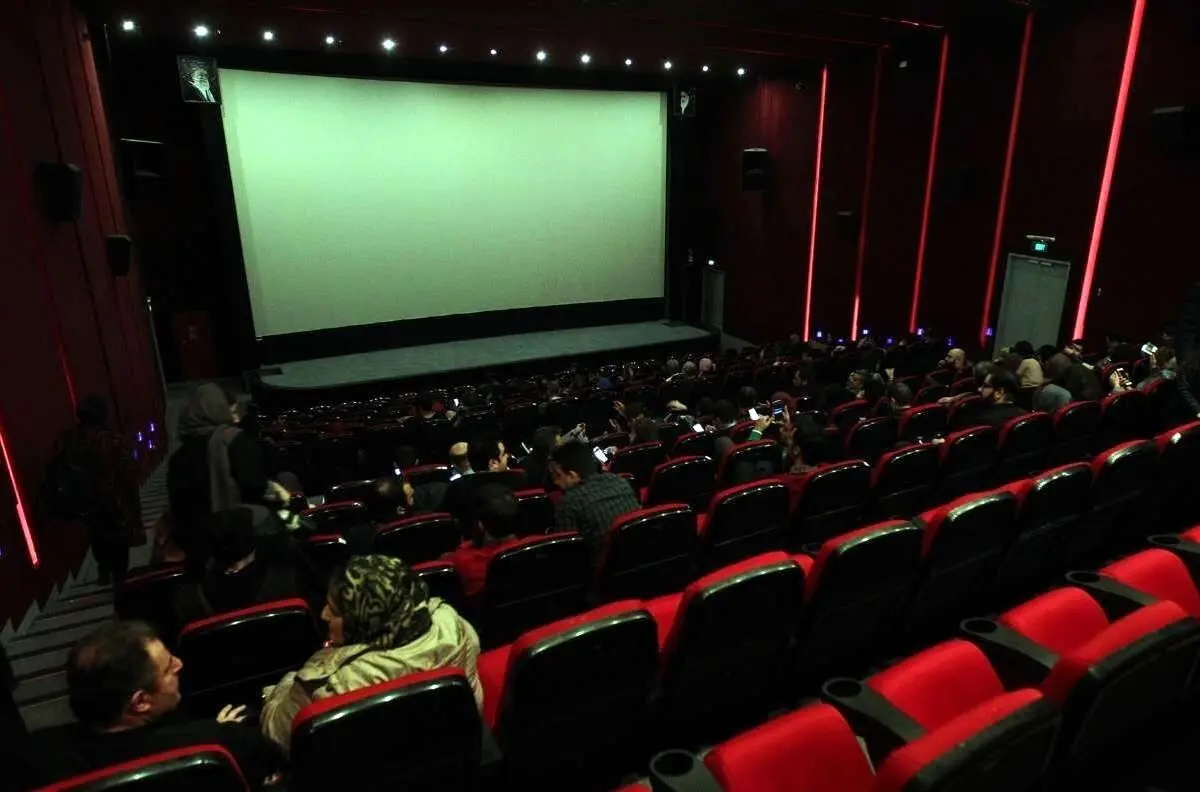این کمدی ایرانی طی ۶ ماه ۵ میلیون و ۱۵۰ نفر را به سینما کشاند/ سینمای کمدی فعلا تعطیل است