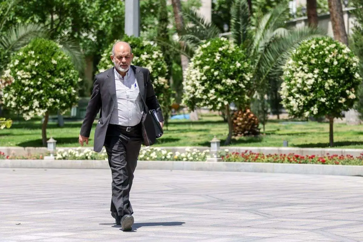 استیضاح وزیر کشور به کمیسیون شوراها ارجاع شده است