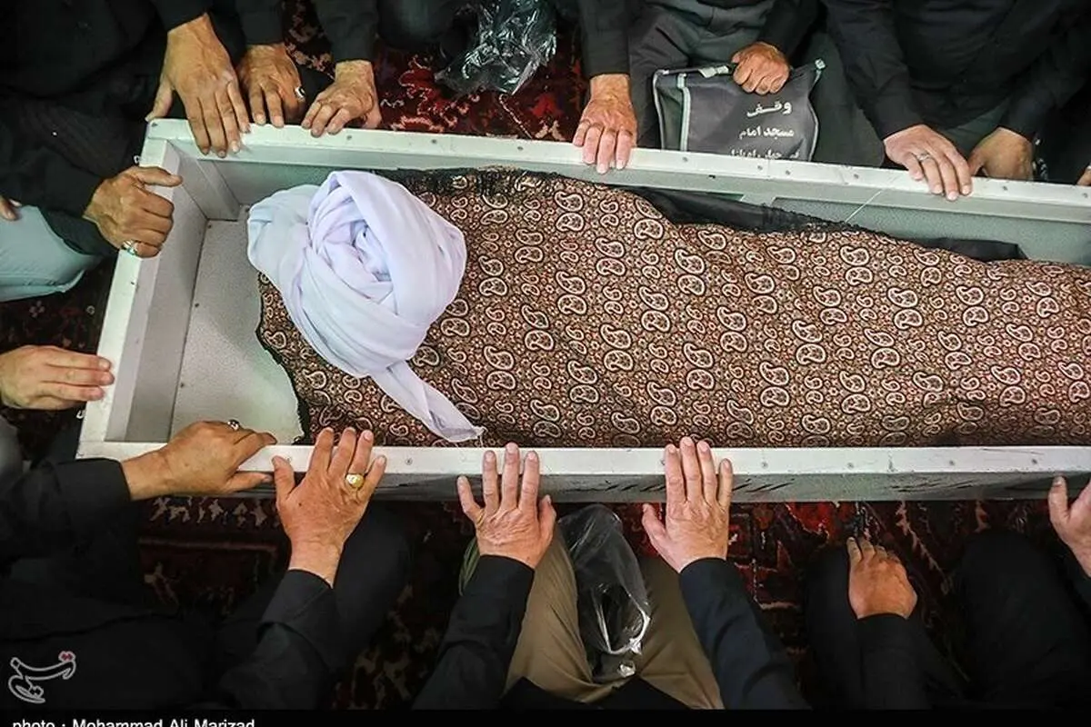 (تصاویر) تشییع پیکر آیتالله صانعی در قم