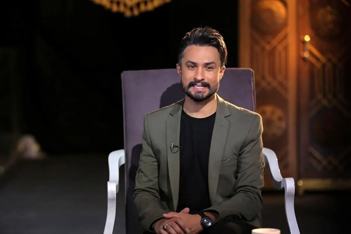 (ویدئو) سورپرایز بزرگ خواننده پاپ مشهور روی آنتن تلویزیون؛ تلاوت بی‌نظیر قرآن با سبک عبدالباسط