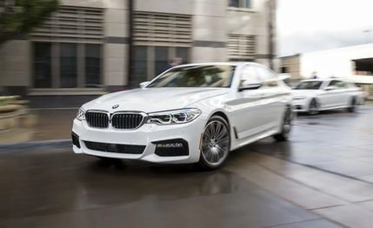 (ویدیو) لایی‌کشی جنون‌آمیز راننده BMW در اتوبان صدر