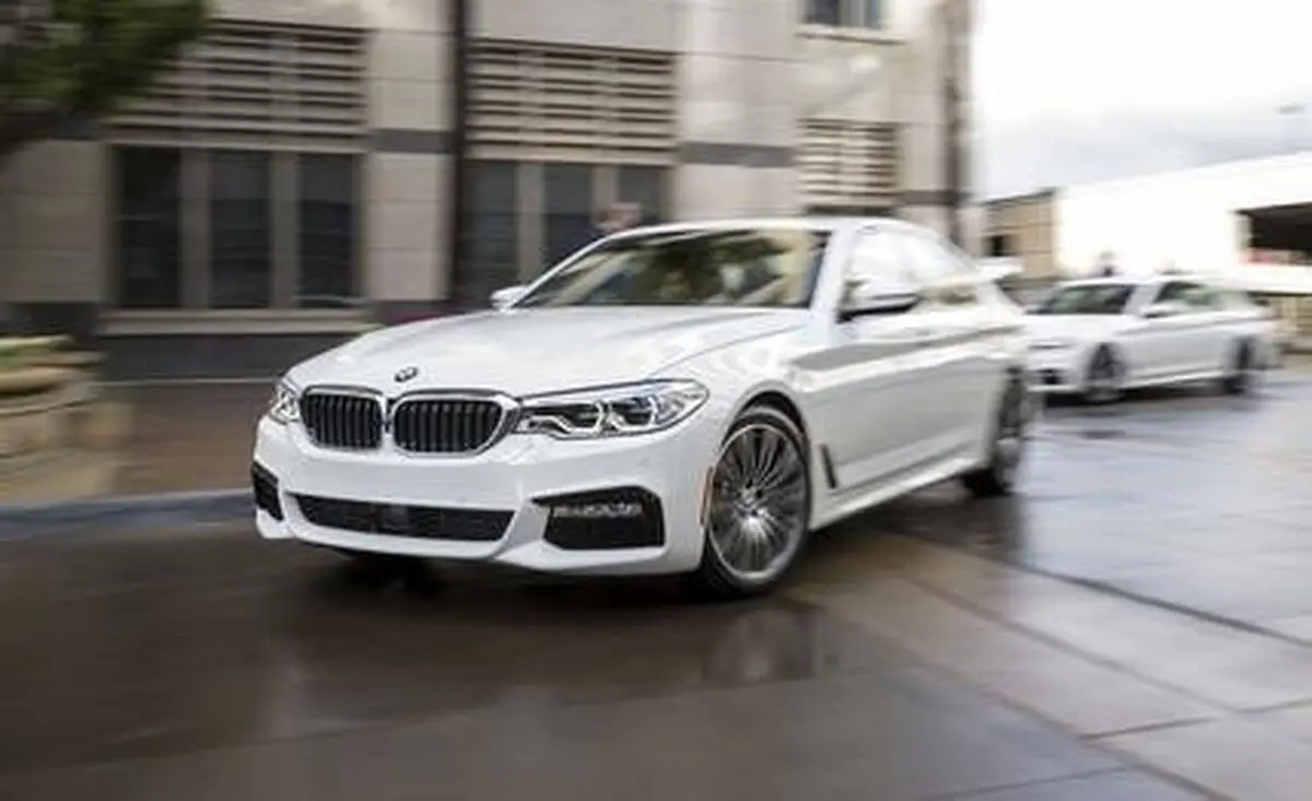 (ویدیو) لایی‌کشی جنون‌آمیز راننده BMW در اتوبان صدر