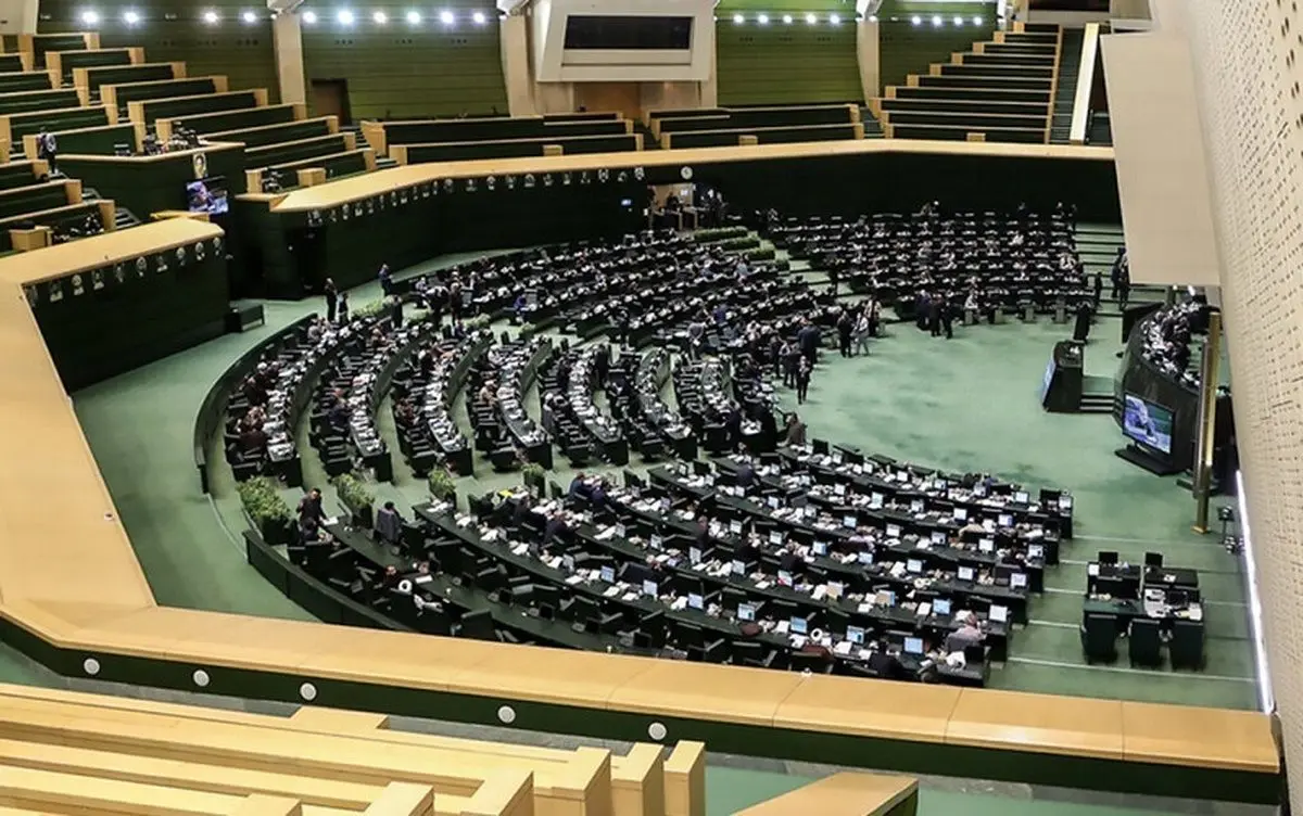وحیدی در تذکر شفاهی: این چه مدیریتی است که مردم حتی نمی‌توانند کمترین پروتئین را دریافت کنند