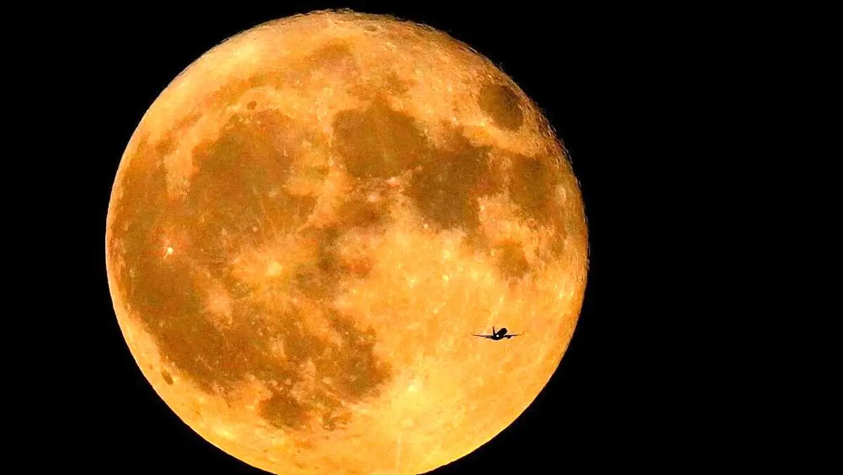 دو ابرماه همراه با یک ماه آبی در ماه آینده