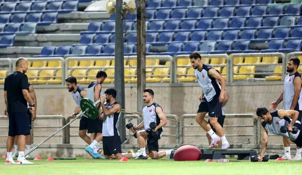 (عکس) چالش جالب و جدید سرخ‌پوشان/ جلسه گل‌محمدی با بازیکنان پرسپولیس