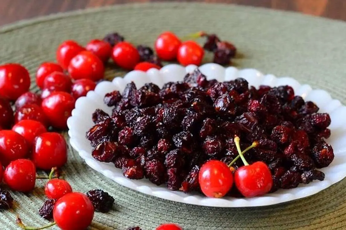 چگونه آلبالو خشک درست کنیم؟
