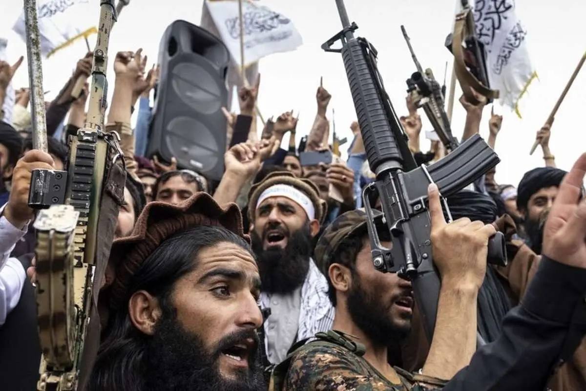 (ویدئو) مراسم حنجالی تغییر مذهب با حضور مقامات طالبان