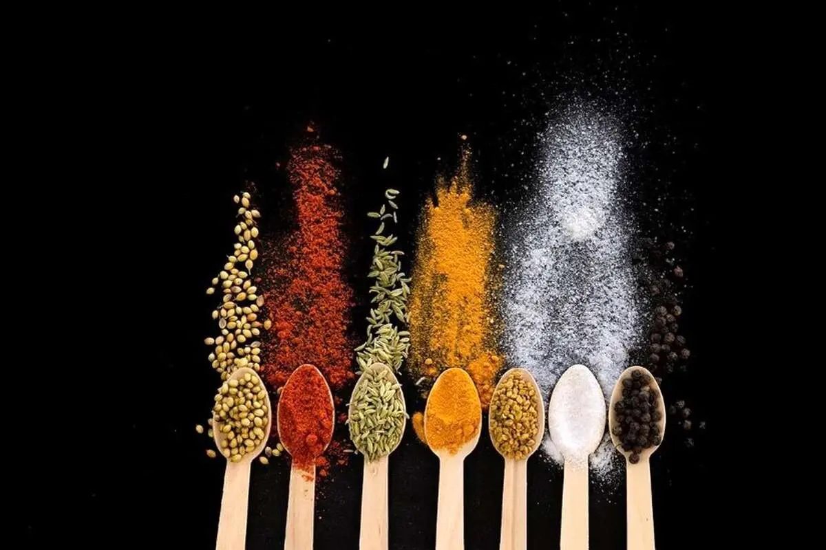 هر آشپز مبتدی باید این ۷ ادویه را در کابینت خود داشته باشد