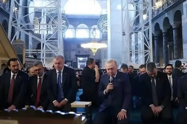 اردوغان قاری قرآن شد
