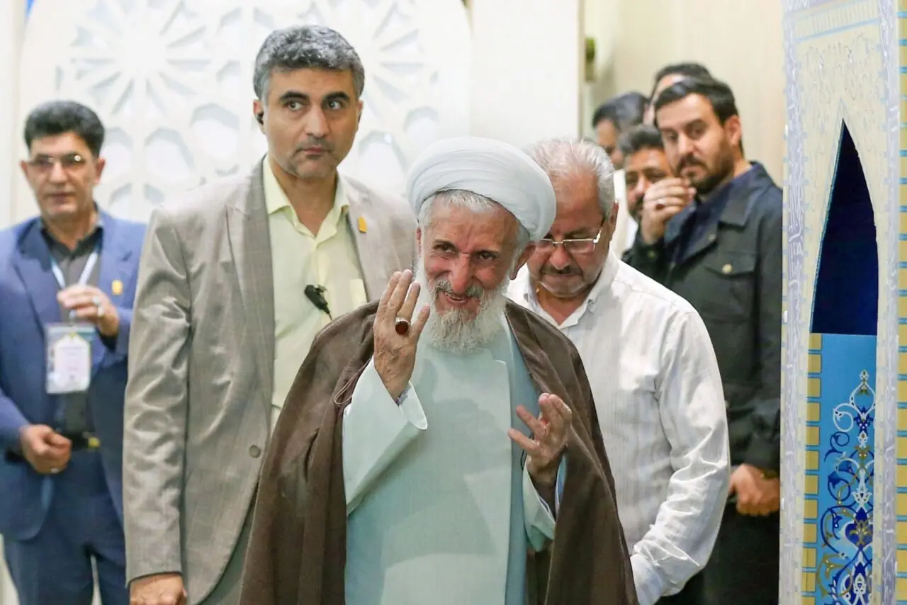 تصاویر؛ حاشیه‌هایی از نماز جمعه تهران به امامت کاظم صدیقی