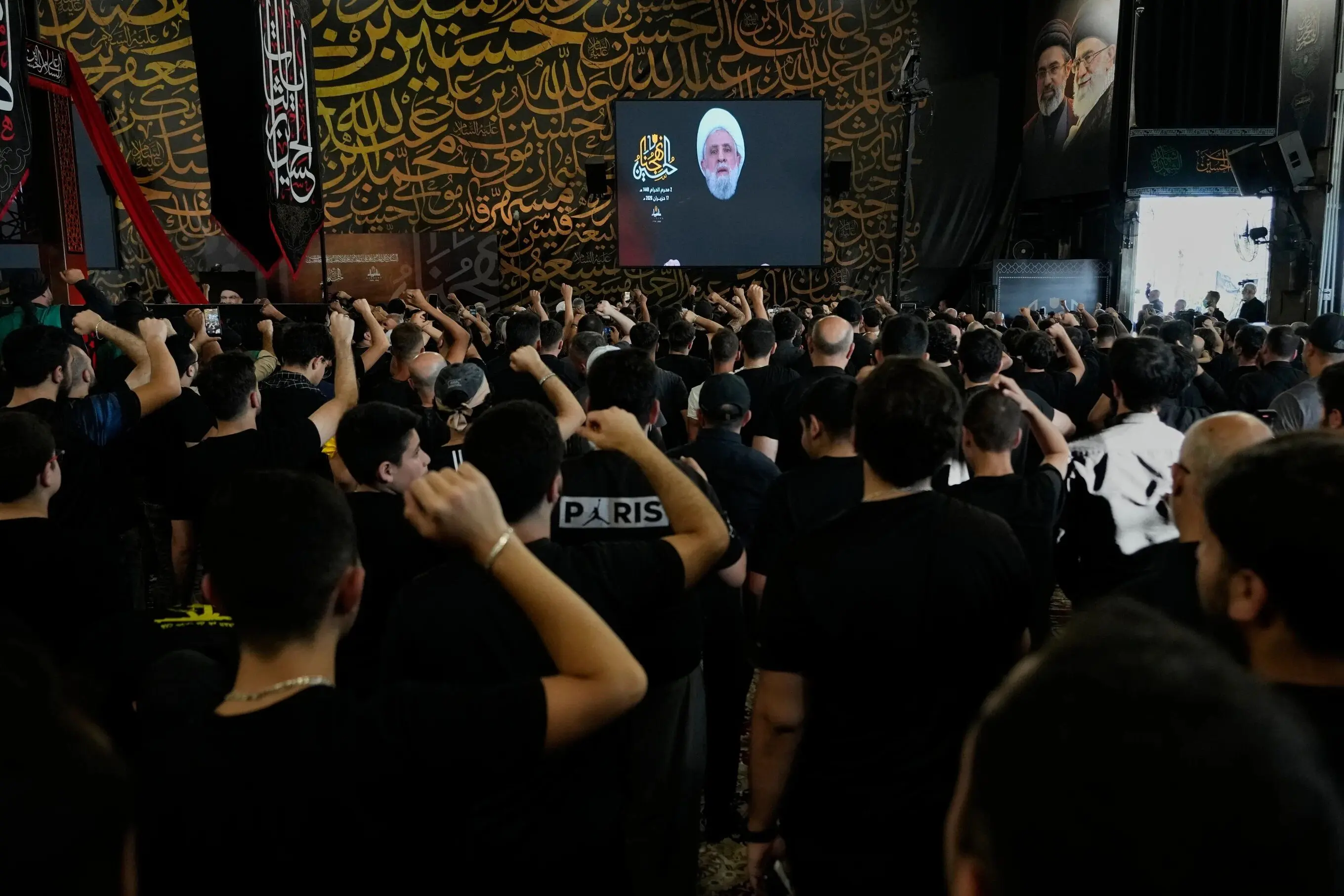 تصاویر؛ عزاداری هواداران حزب‌الله کنار مزار سید حسن نصرالله
