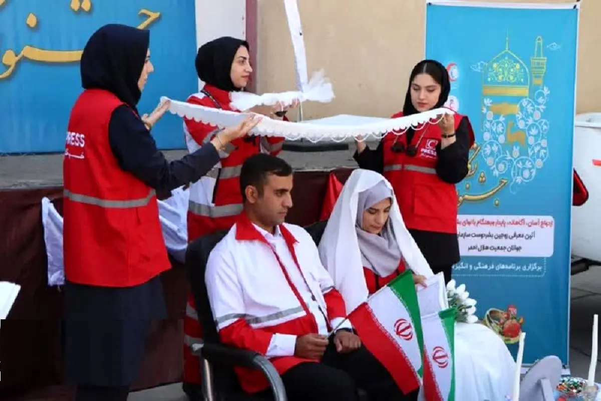 سقفی از عشق زیر بمباران؛ روایت زندگی زوج امدادگر قزوینی