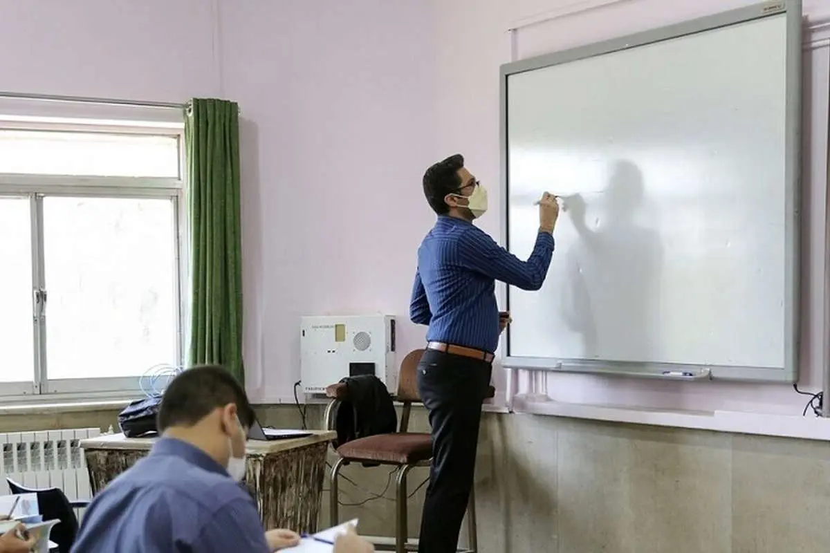 مدارس غیردولتی موظف به بیمه کامل معلمان هستند؟