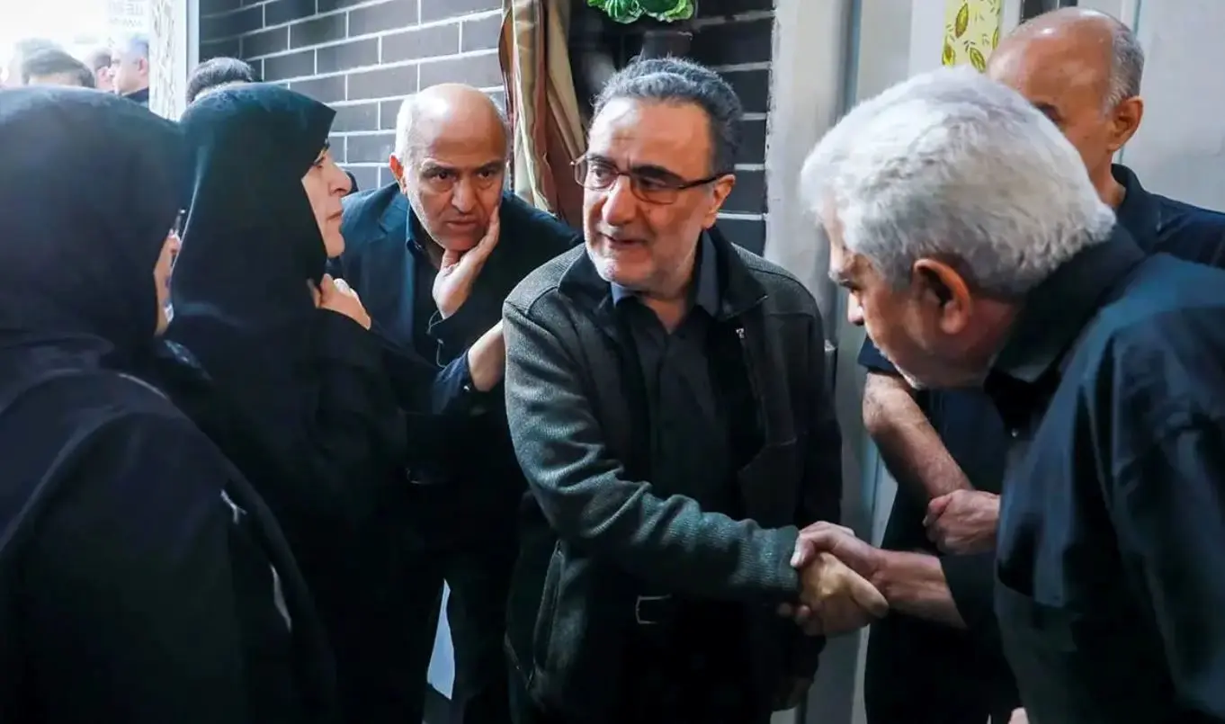 مراسم ترحیم برادر مصطفی تاجزاده با حضور فعالان سیاسی