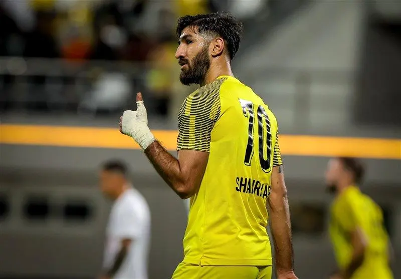 جنگ استقلال، پرسپولیس و تراکتور برای یک بازیکن!