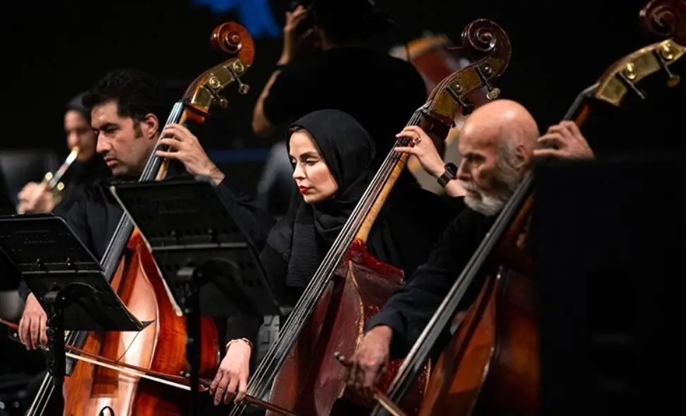 اجرای «نام جاوید وطن» توسط ارکستر سمفونیک در میدان آزادی