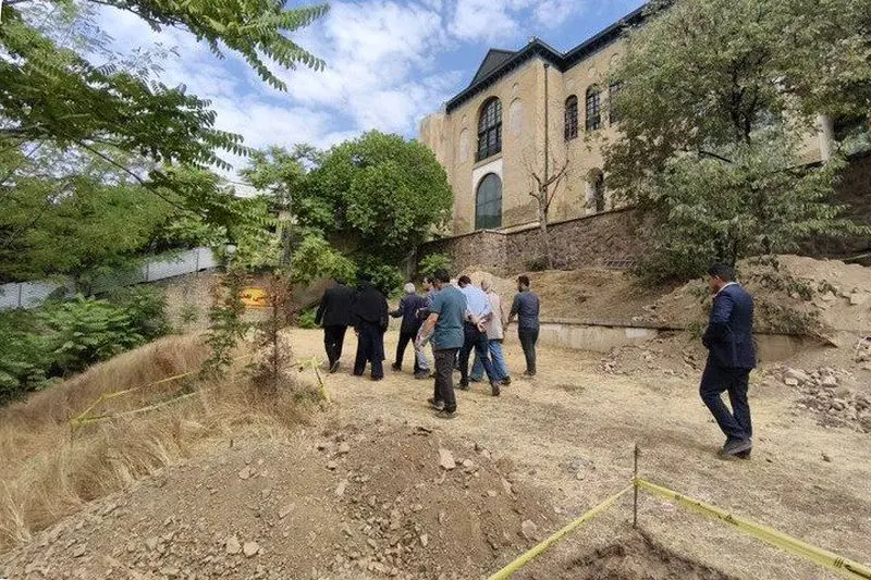 1کاخ نیاوران
