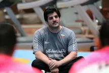 تصویر؛ رسول خادم در کنار خانواده صابر کاظمی 
