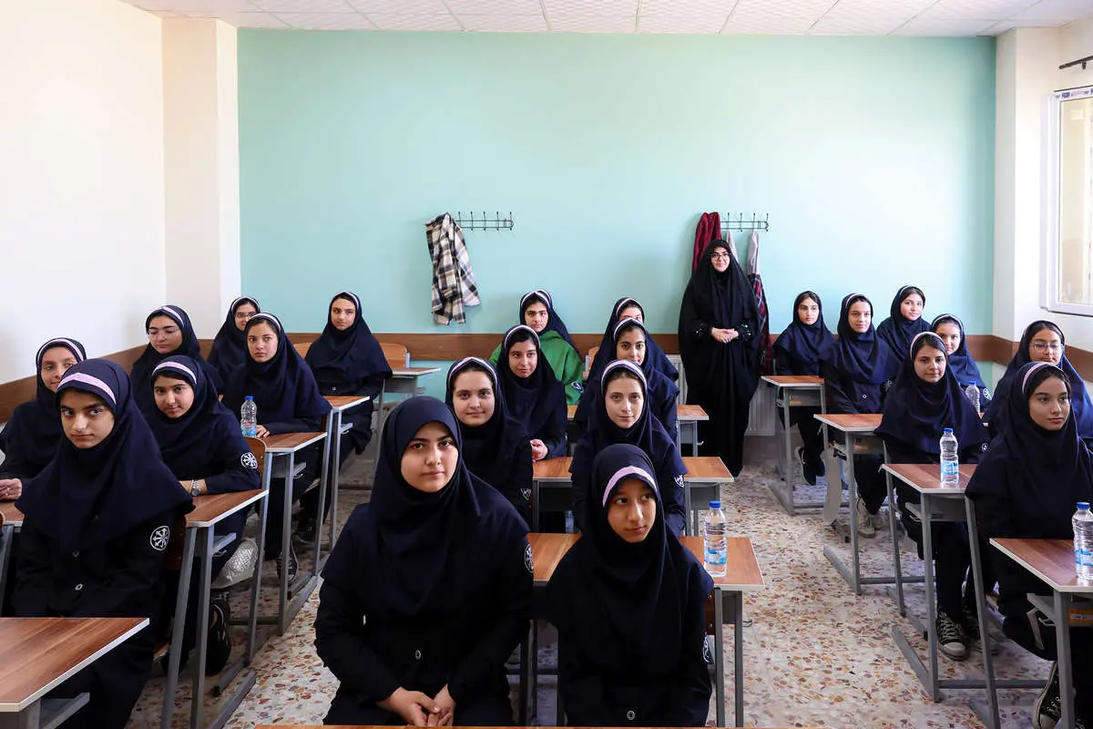 گلایه وزیر آموزش و پرورش از نفوذ مافیاهای آموزشی