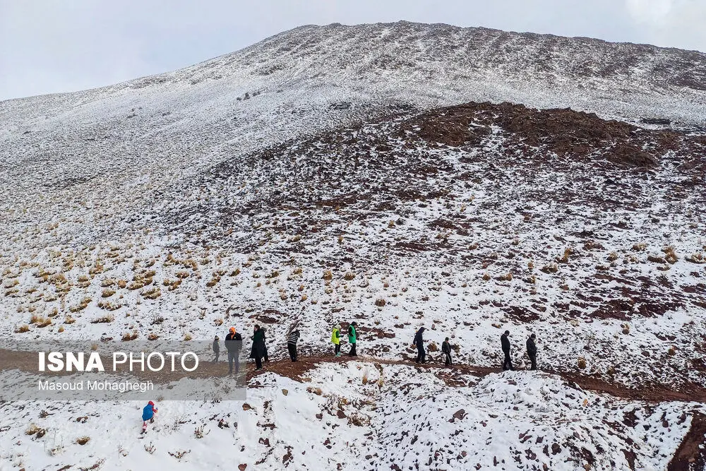 تصاویر؛ بارش برف پاییزی در شهمیرزاد