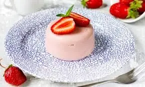 طرز تهیه دسر دیلایت توت فرنگی

