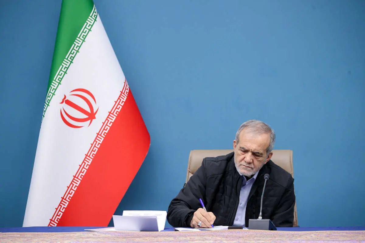 حکم جدید پزشکیان برای علیاکبر احمدیان؛ دبیر سابق شعام پُست گرفت