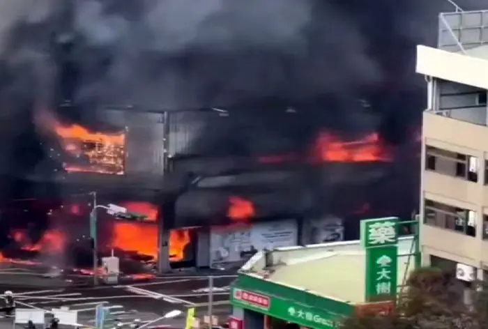  آتش‌سوزی گسترده در فروشگاهی در تایوان 