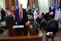 غش کردن یکی از مدیران اجرایی آمریکایی حین پخش زنده در اتاق ترامپ 