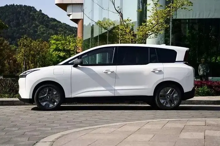 همه‌چیز درباره مینی‌ون ایران‌خودرو 